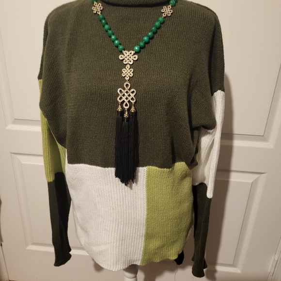 15: Sweater: NWOT: Colorblock: p2p: 24in Length: 27in - Picture 2 of 2